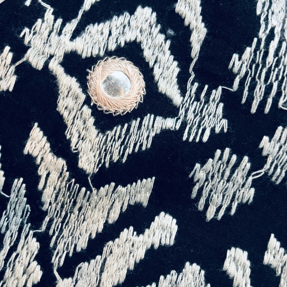 Forever 21 NWOT Embroidered Mirrored Tile Black - Picture 6 of 6